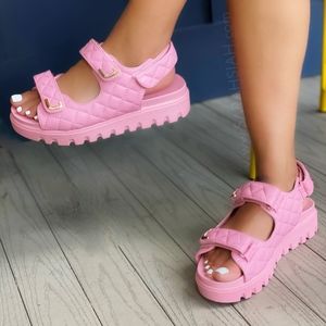 𝙉𝙀𝙒 𝙄𝙉🖤Pink Quilted Velcro Platform